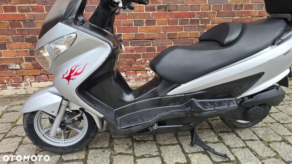 Suzuki Burgman - 5