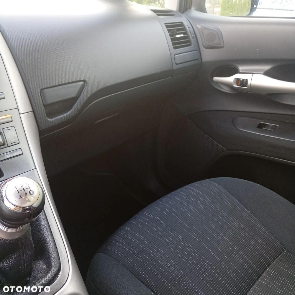 Toyota Auris 1.4 VVT-i Terra - 12