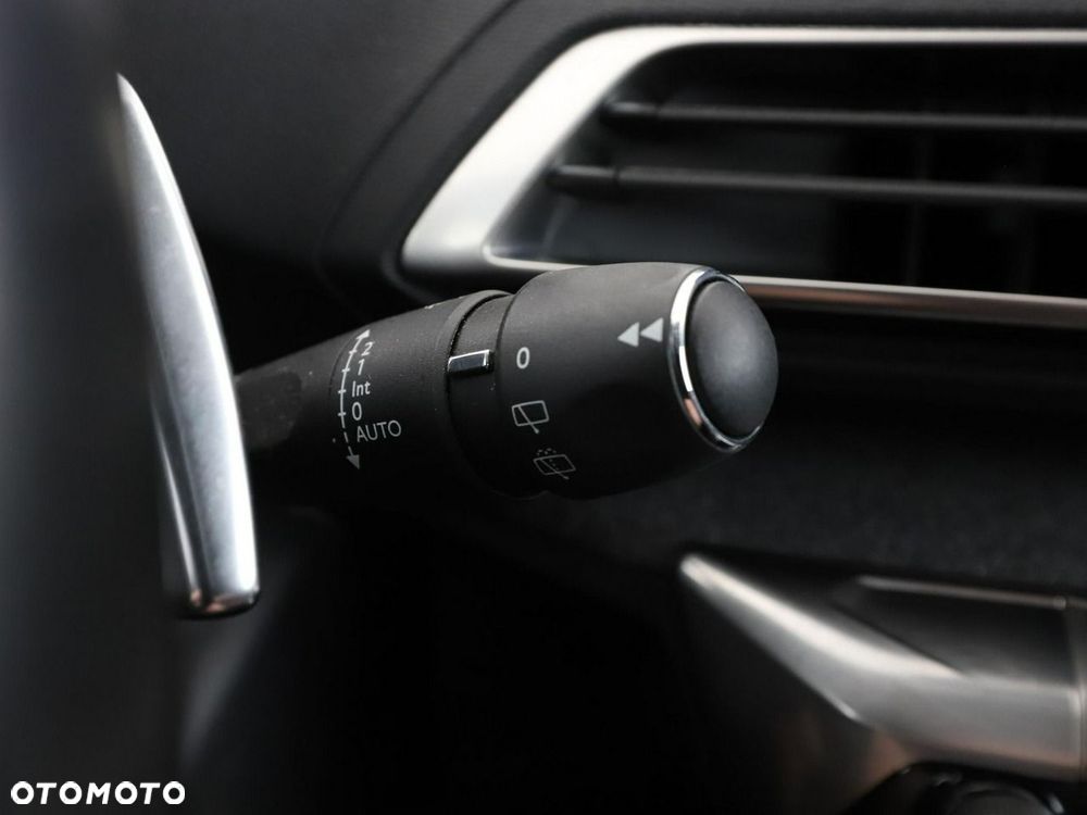 Peugeot 3008 1.2 PureTech Allure S&S EAT8 - 36