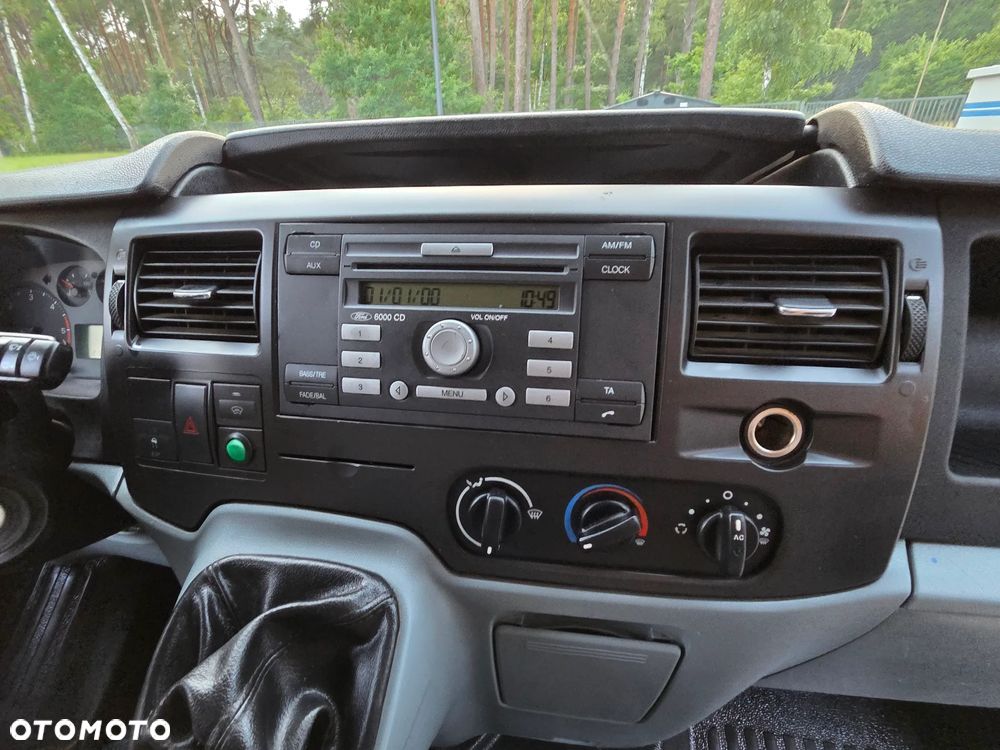 Ford Transit - 13