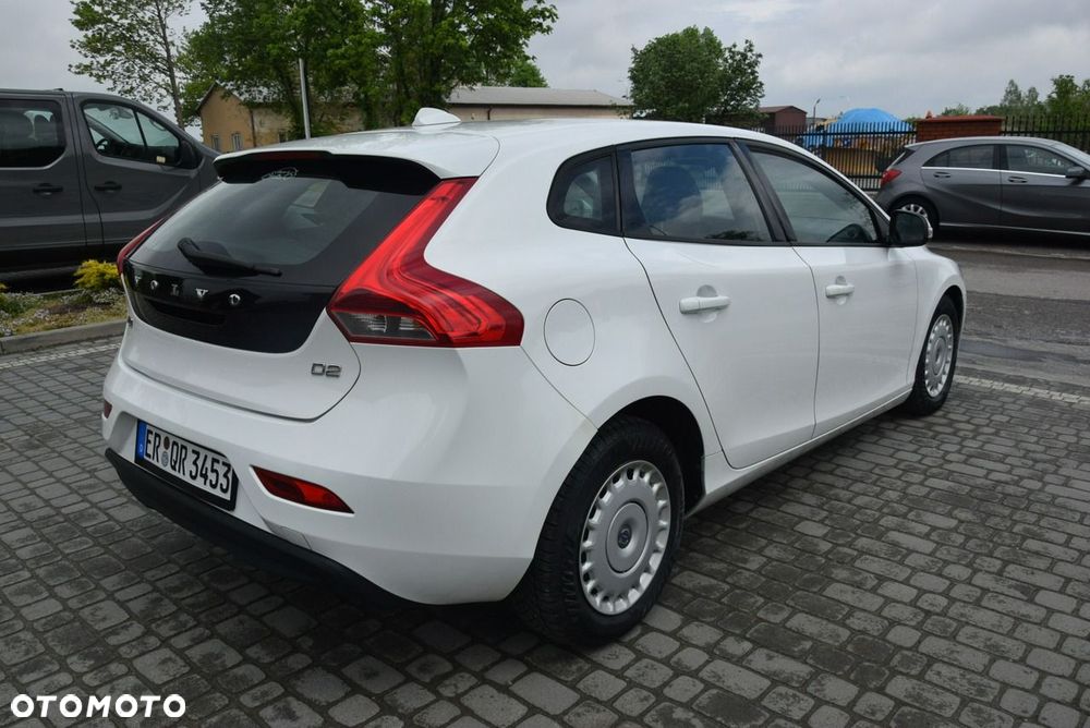 Volvo V40 D2 - 10