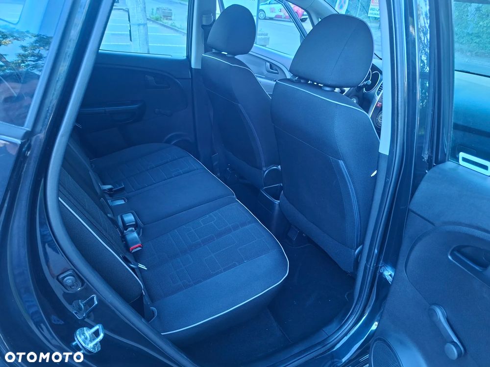 Kia Venga 1.6 L - 14