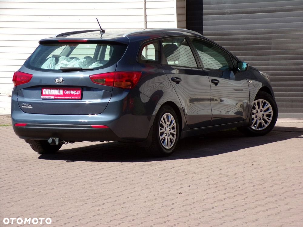 Kia Ceed - 11