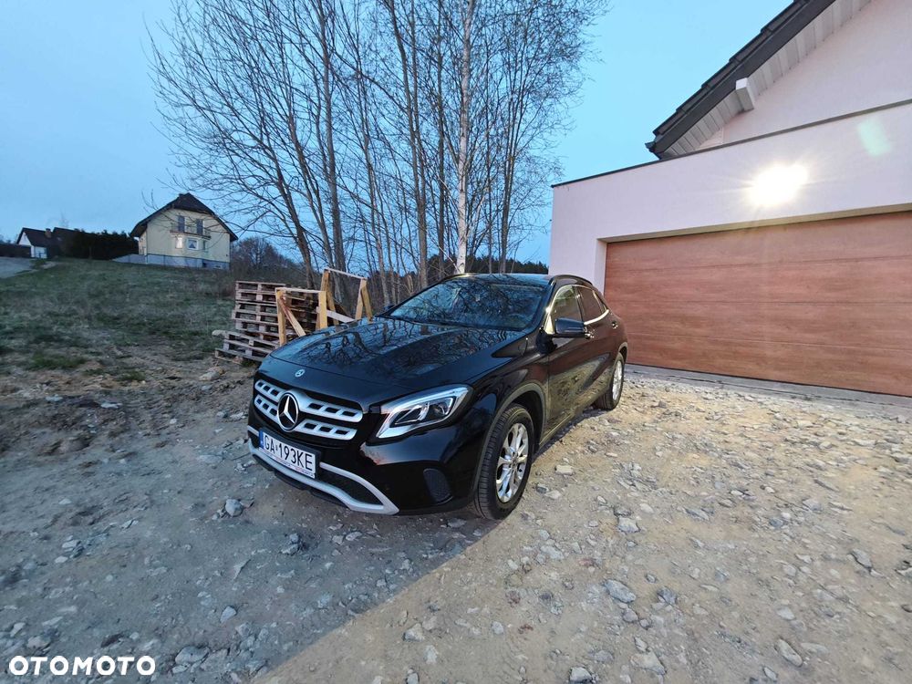 Mercedes-Benz GLA - 3
