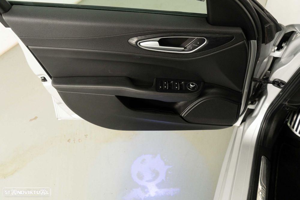 Alfa Romeo Giulia 2.2 D Super AT8 - 18