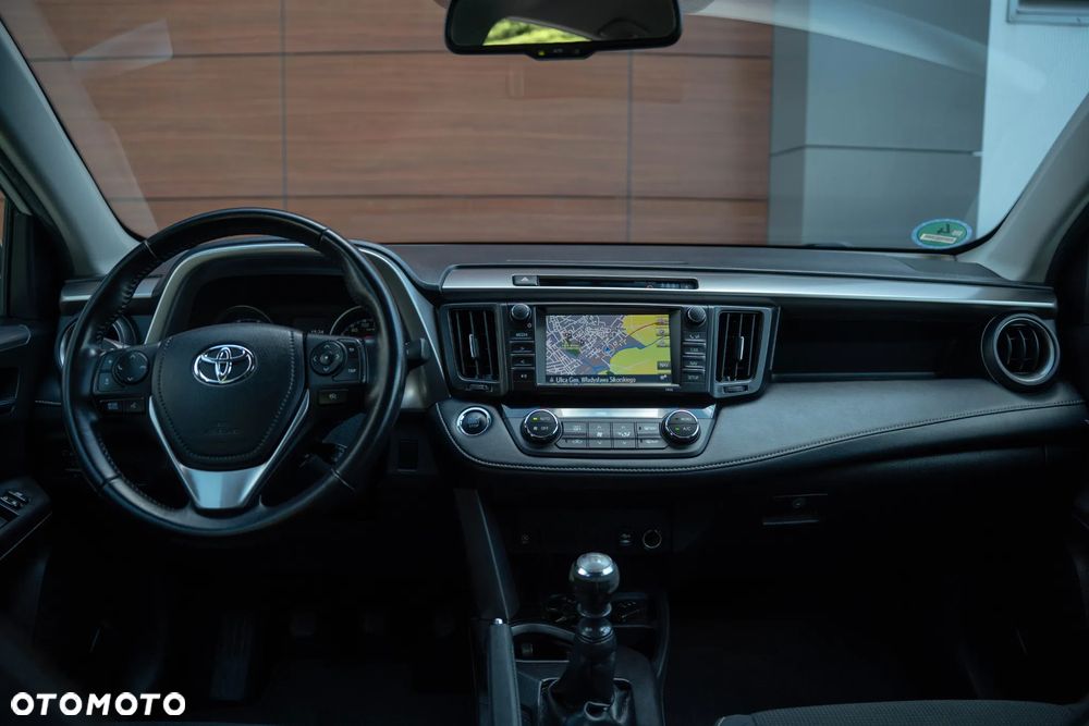 Toyota RAV4 2.0 D-4D Active 4x2 - 19