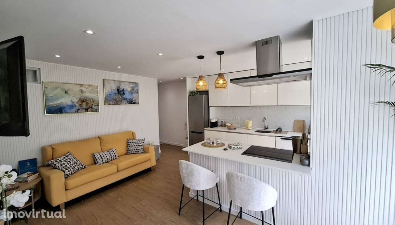 Venda de Apartamento T1+1, remodelado, no centro da cidade na Póvoa d - Grande imagem: 2/19