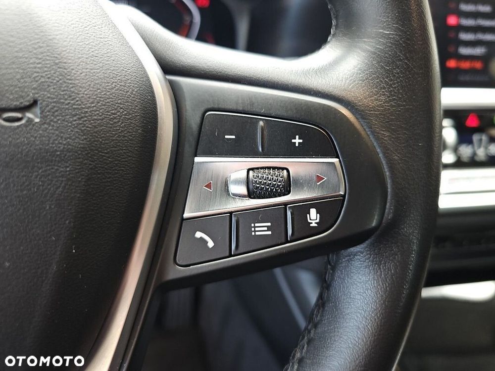 BMW Seria 3 320d xDrive Sport Line - 13