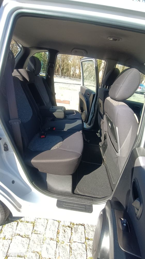 Hyundai Matrix 1.5 CRDi GLS - 11