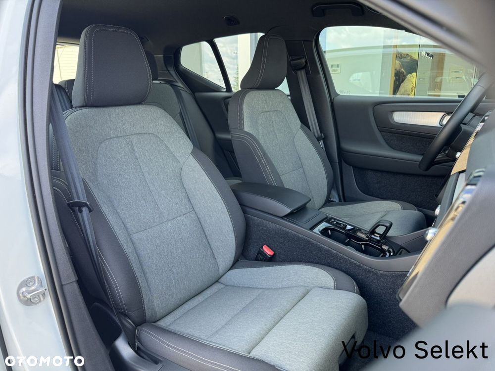 Volvo XC 40 B3 Plus Dark - 17