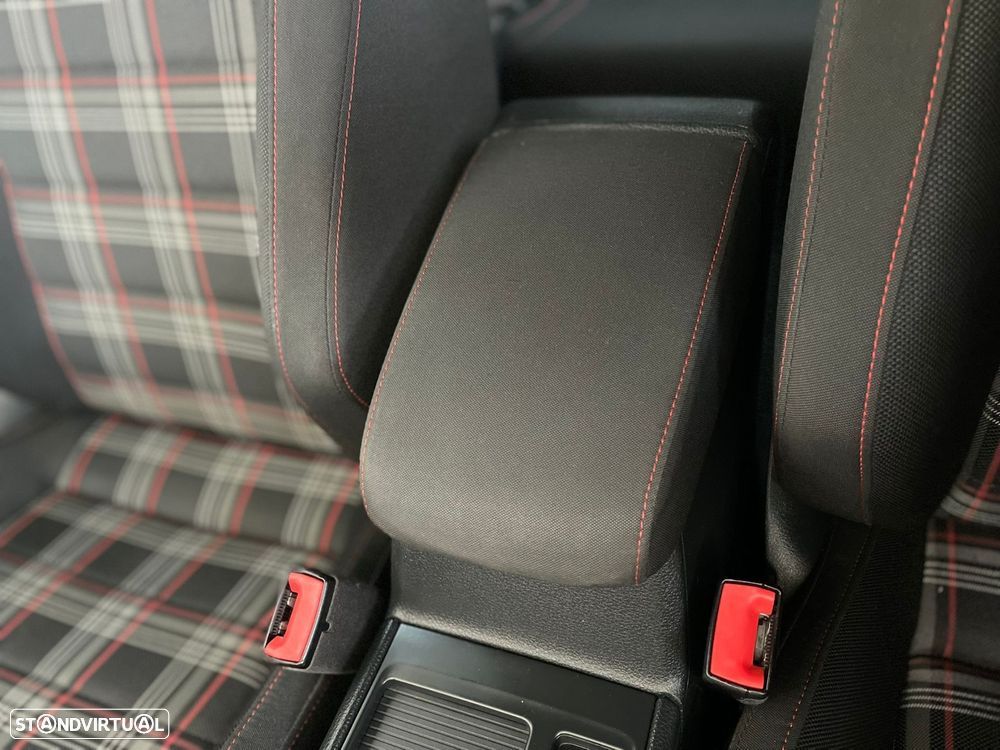 VW Golf 2.0 TSi GTi DSG Performance - 42