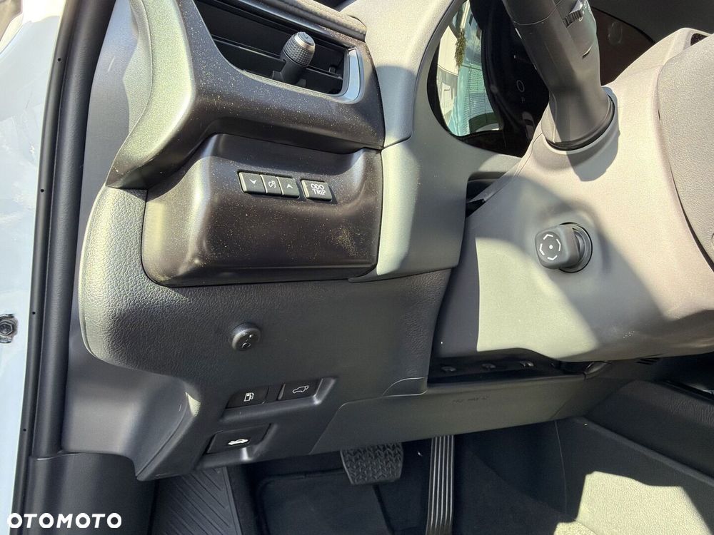 Lexus UX 300h F Sport Design - 11