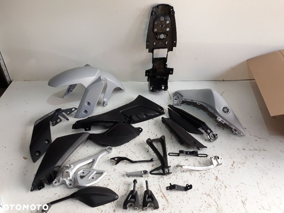 Yamaha MT 125 MT125 błotnik owiewka ogon lusterko wypełnienie set - 1