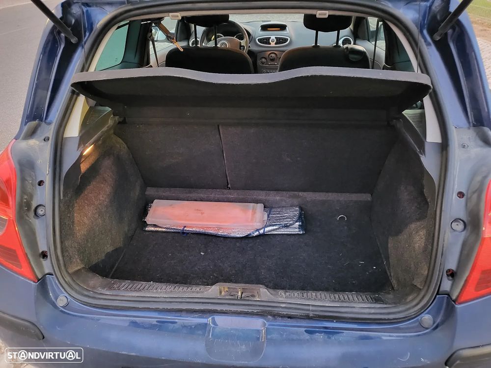 Renault Clio 1.2 16V Luxe - 14