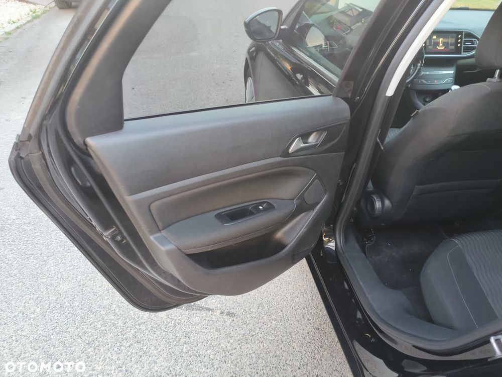 Peugeot 308 1.6 BlueHDi Business Line S&S - 16