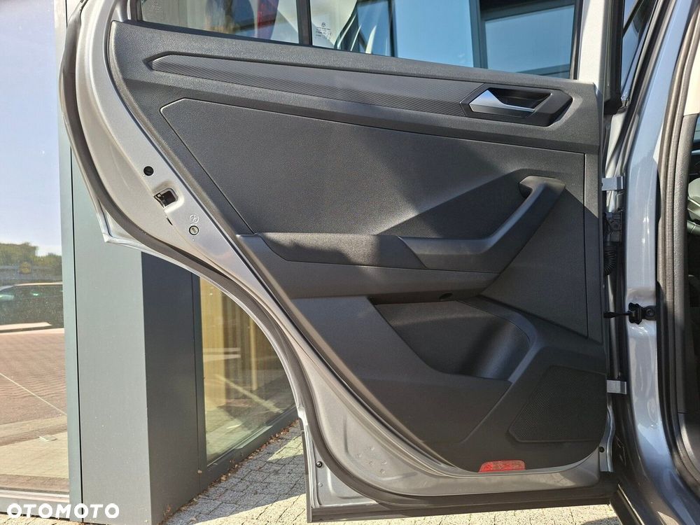 Volkswagen T-Roc - 12