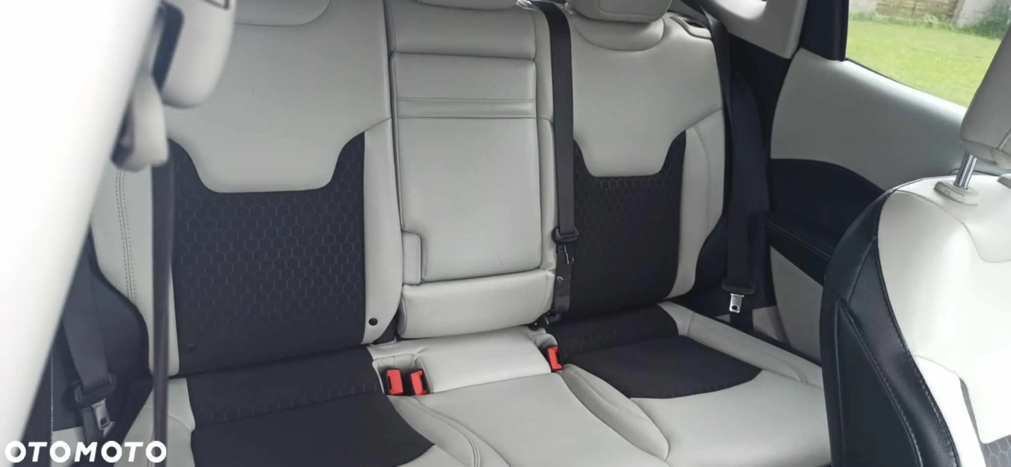 Jeep Compass - 4
