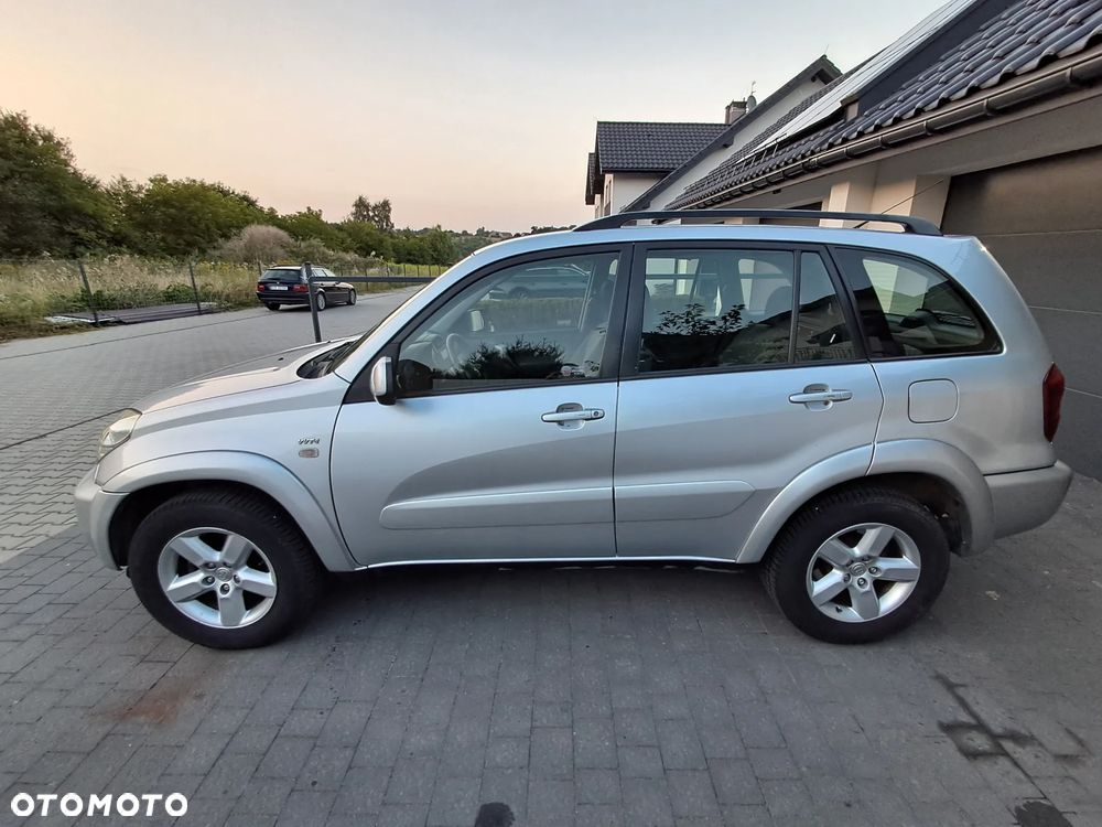 Toyota RAV4 2.0 VVT-i 4x4 - 13