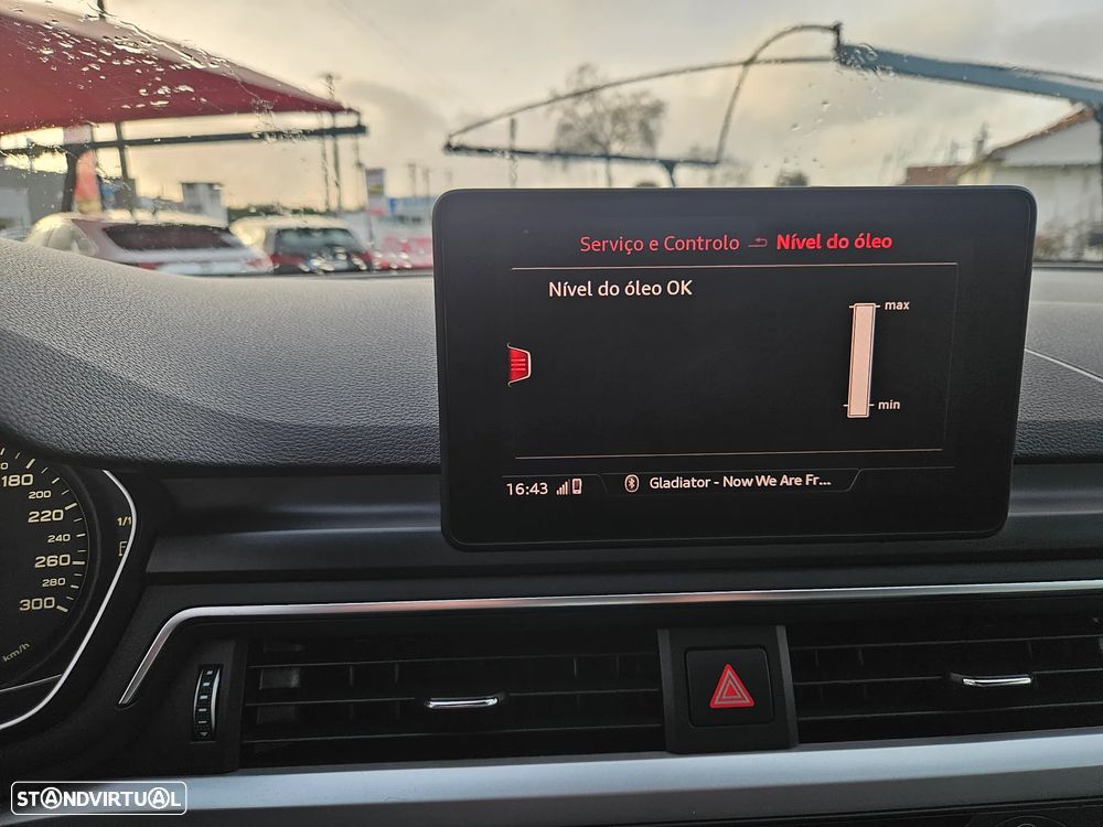 Audi A4 Avant 2.0 TDI Design S tronic - 44