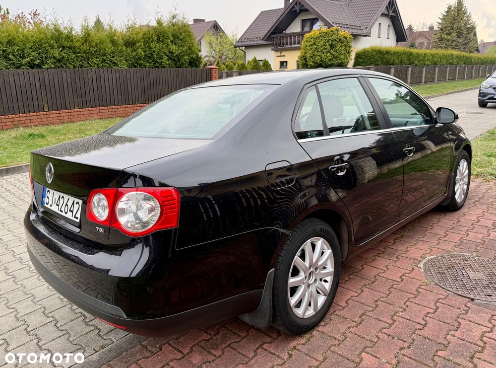 Volkswagen Jetta 1.4 TSI Trendline - 4