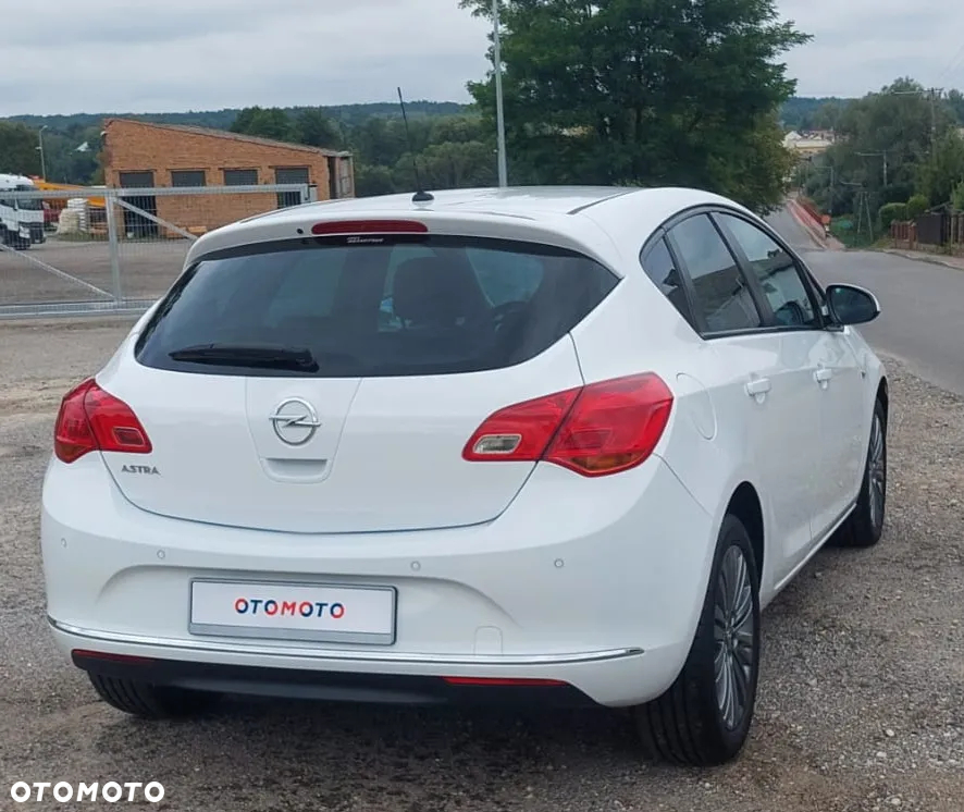 Opel Astra 1.4 Turbo Design Edition - 19