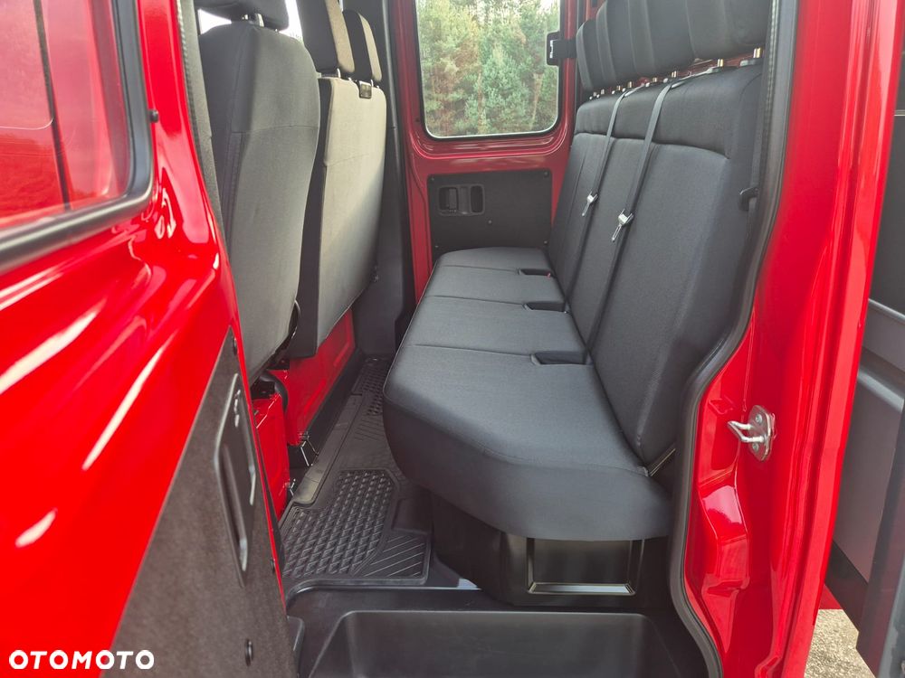 Mercedes-Benz Sprinter - 32