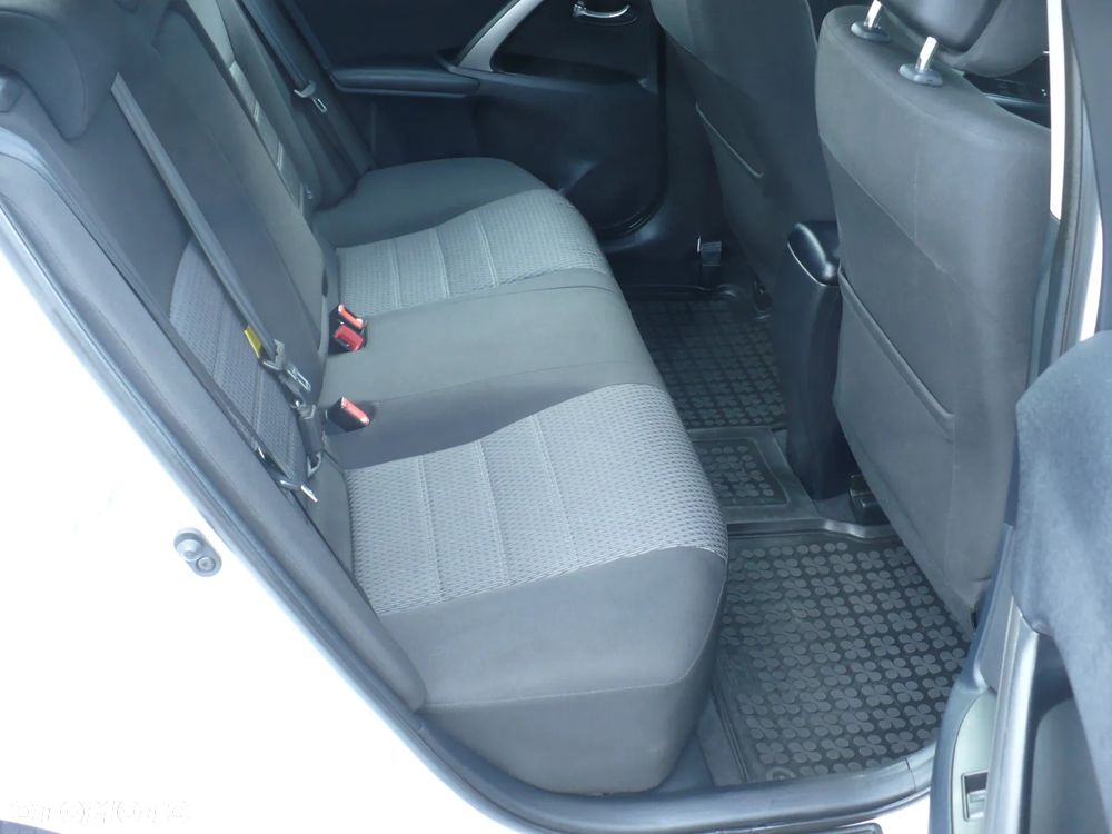 Toyota Avensis 1.6 Edition - 17