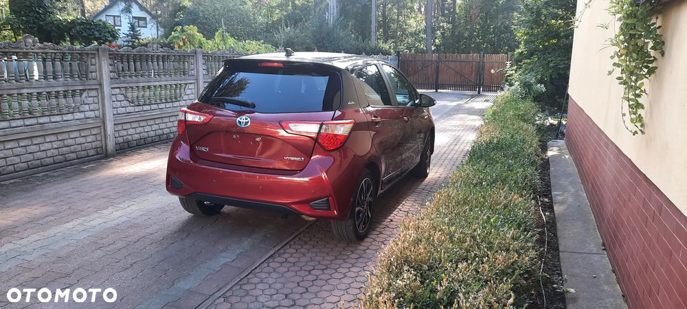 Toyota Yaris Hybrid 100 Selection Passion - 7