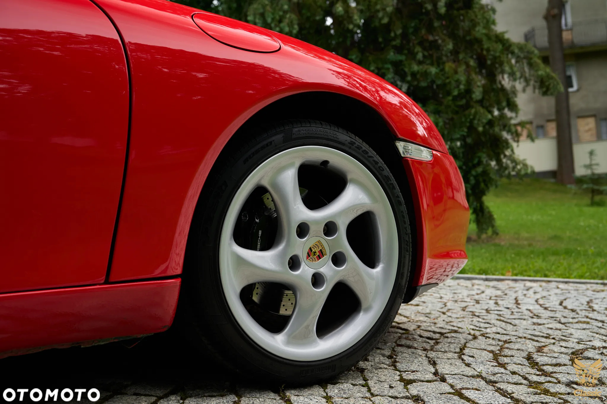 Porsche 911 Carrera - 4