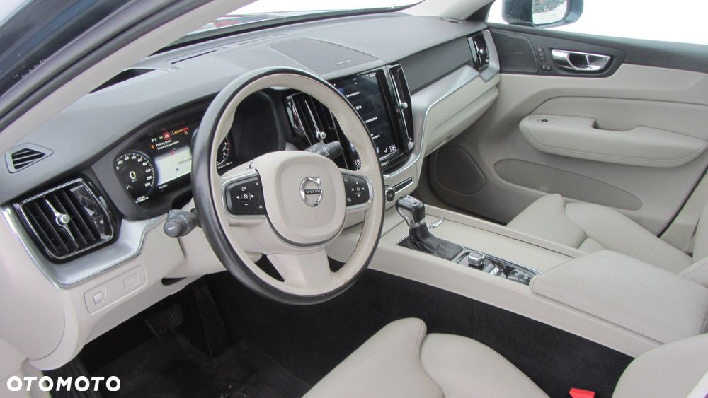 VOLVO XC60 II DESKA KONSOLA ROZDZIELCZA HEAD UP JASNA AIRBAG PASY ORYGINAŁ - 1