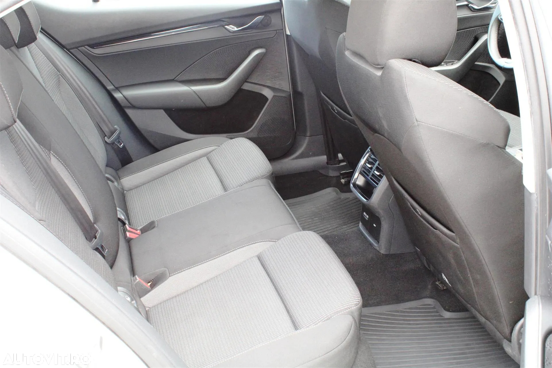 Skoda Octavia 1.5 TSI Ambition - 11