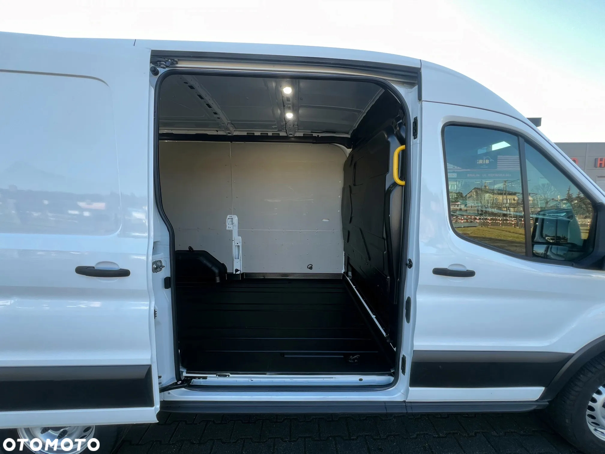 Ford Transit L2H2 Furgon Blaszak Lift Salon PL, Jeden Właściciel - 15