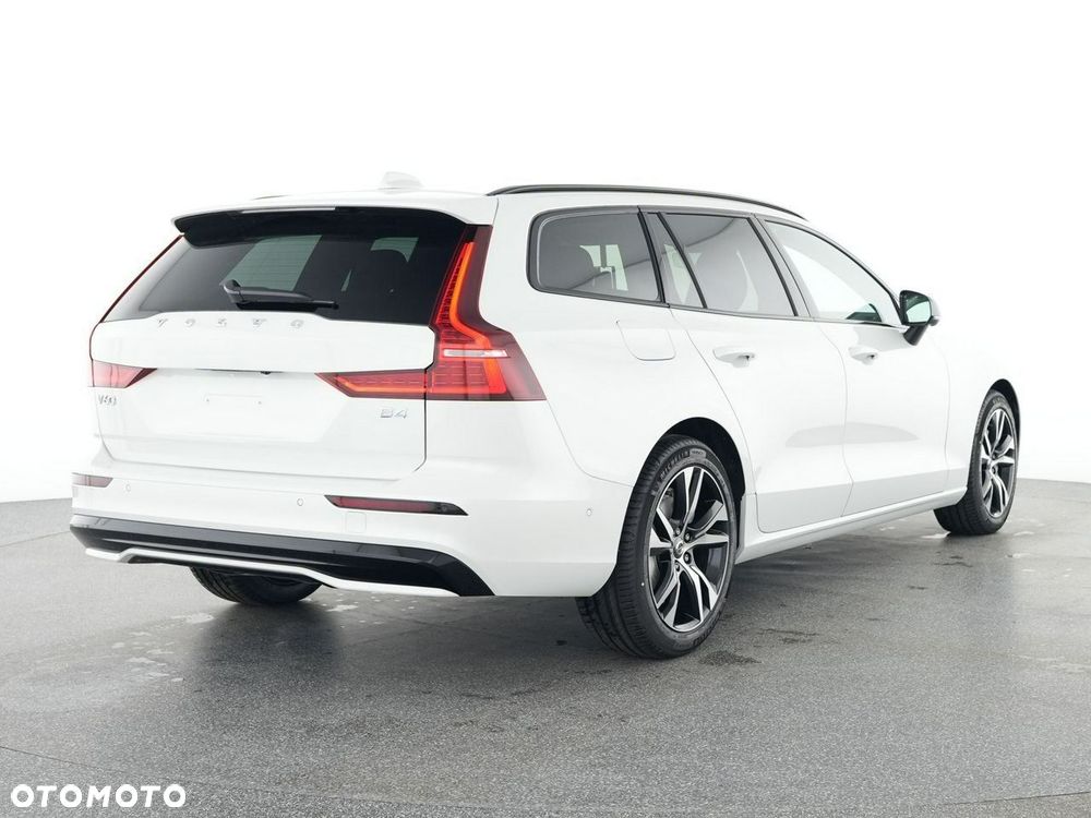 Volvo V60 B4 B DKG Plus Dark - 2