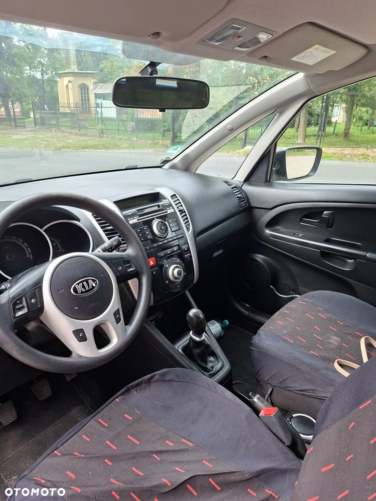 Kia Venga - 7