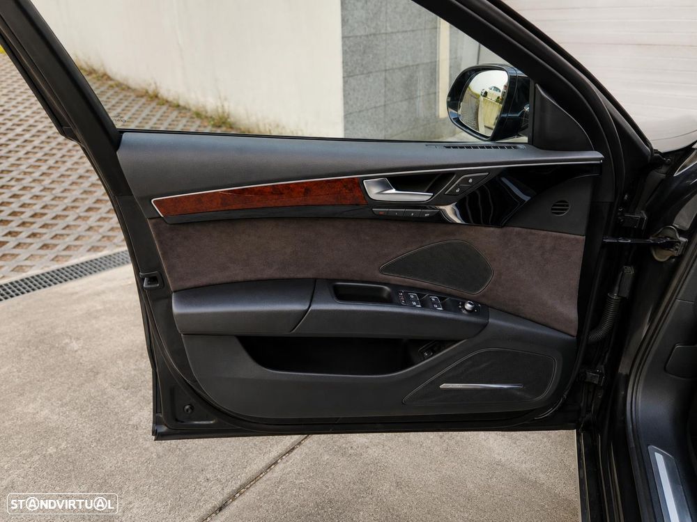 Audi A8 4.2 TDi V8 quattro - 13
