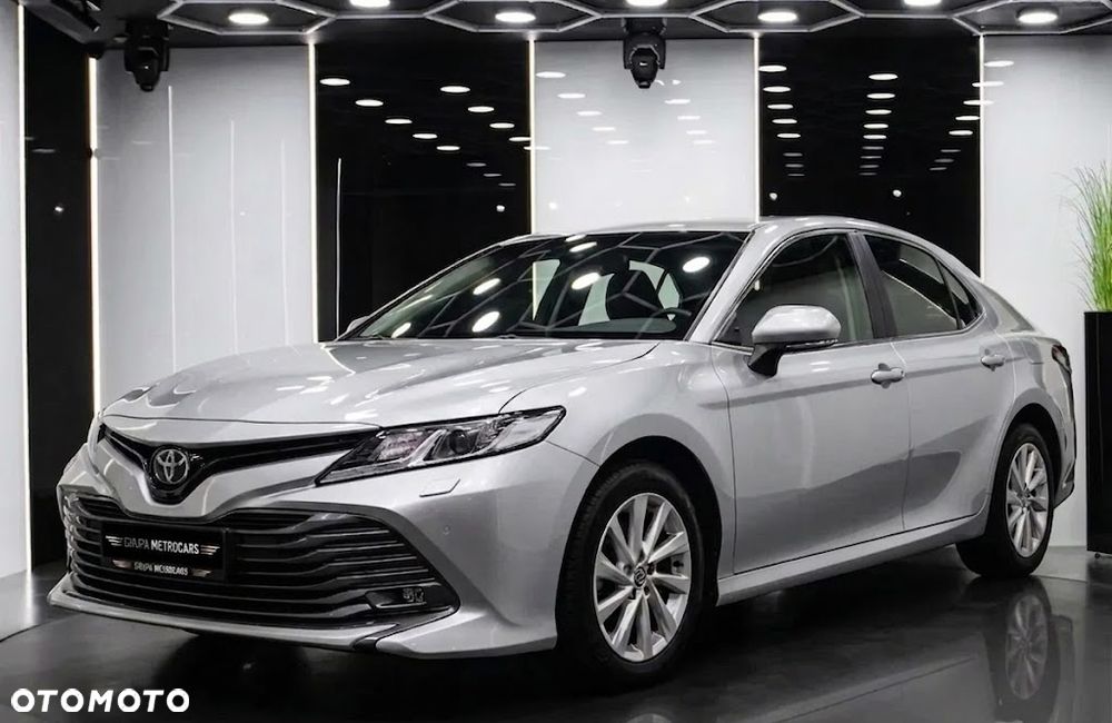 Toyota Camry 2.5 Hybrid Comfort CVT - 2