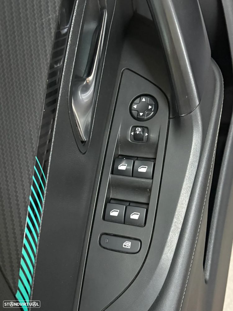 Peugeot 2008 1.2 PureTech Allure Pack - 16