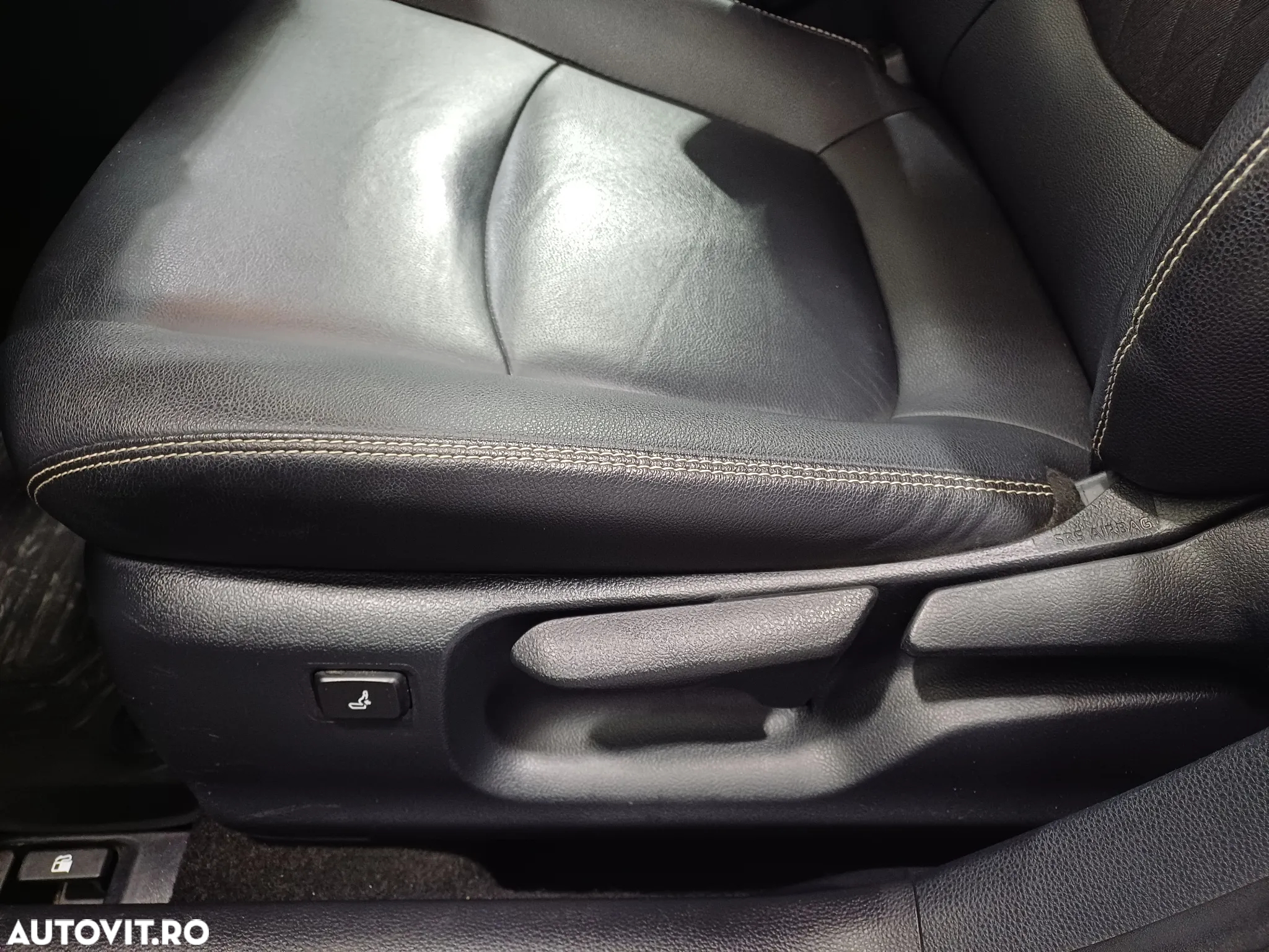 Toyota Corolla 1.8 HSD Exclusive interior Negru - 9