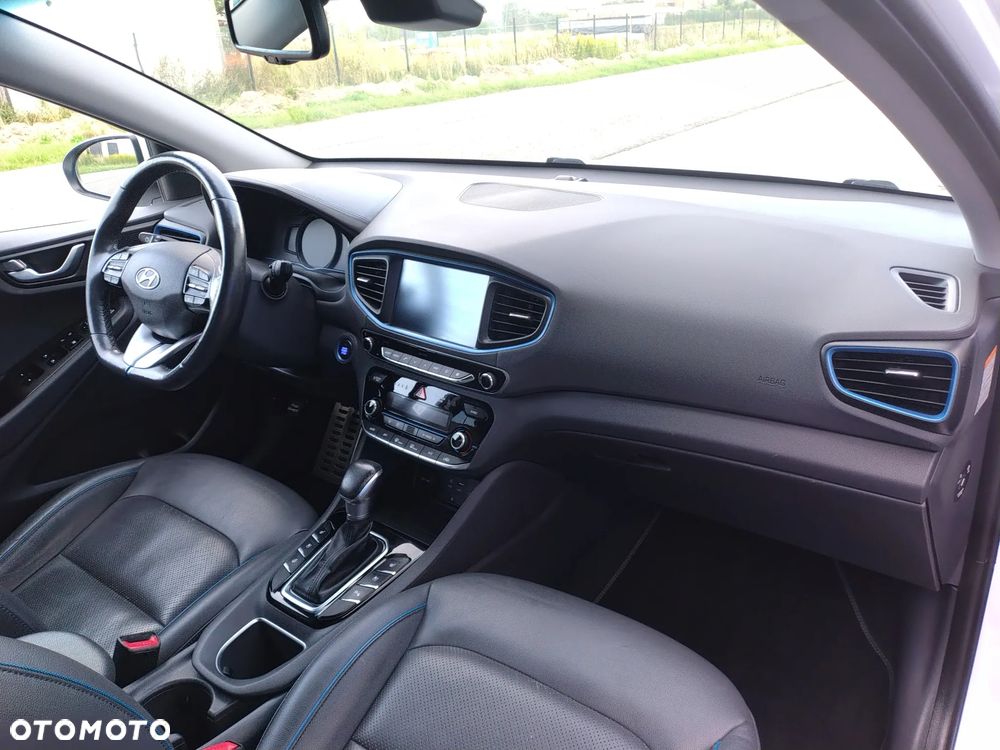 Hyundai IONIQ - 23