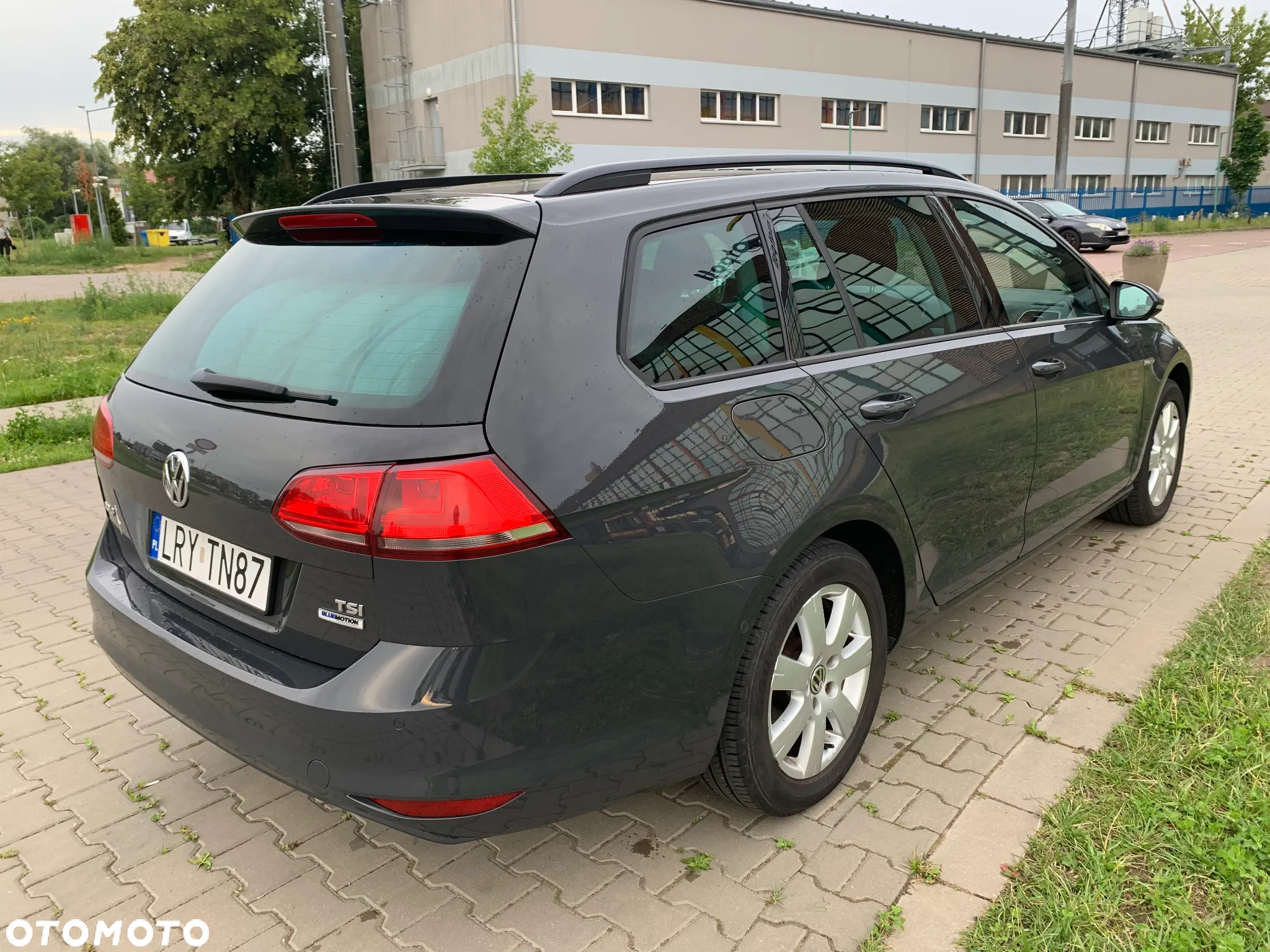 Volkswagen Golf - 6