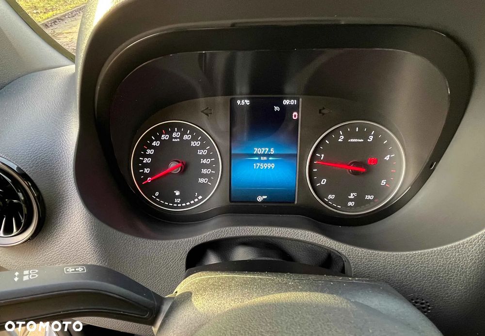 Mercedes-Benz Sprinter - 12