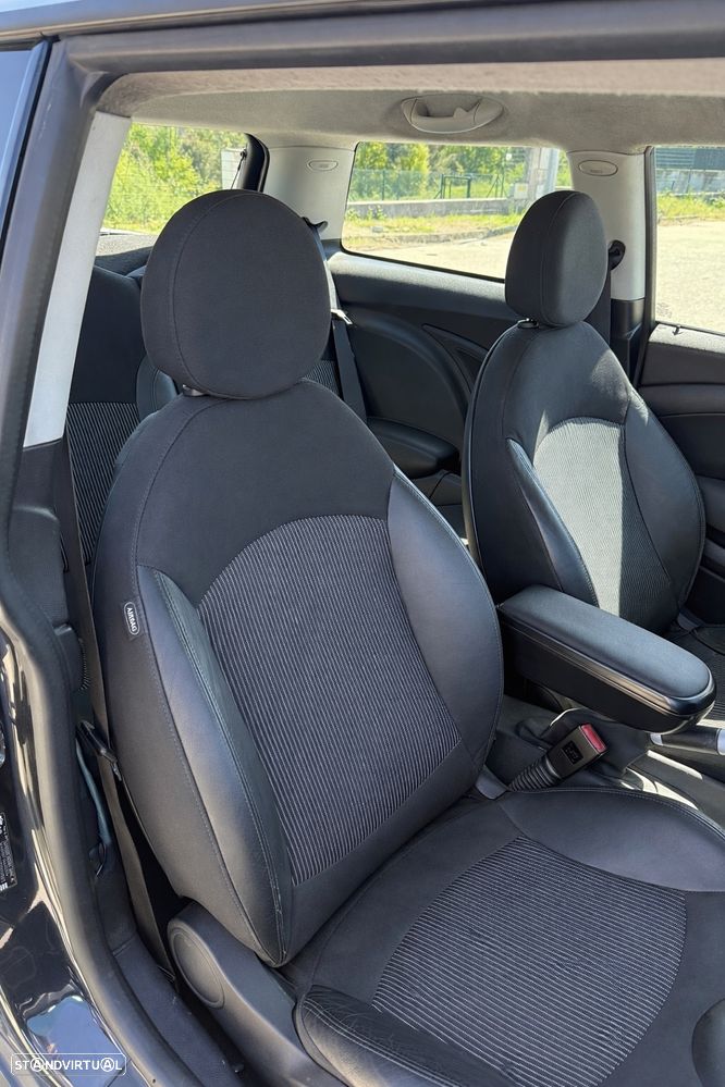 MINI 3 Portas Cooper D - 17