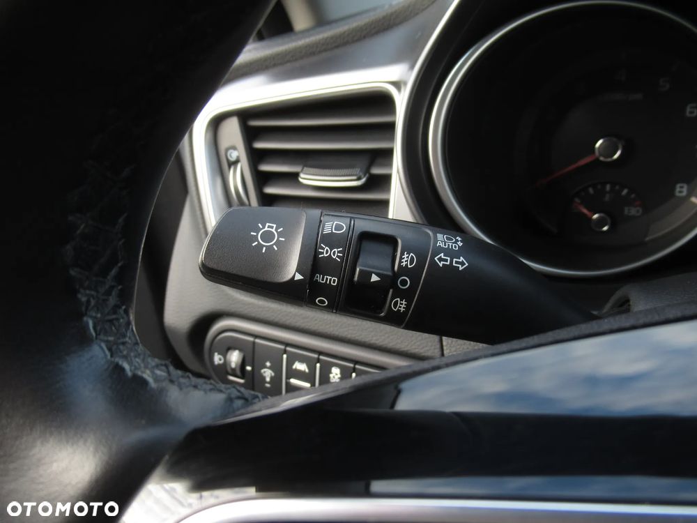 Kia Ceed 1.5 T-GDI M - 13