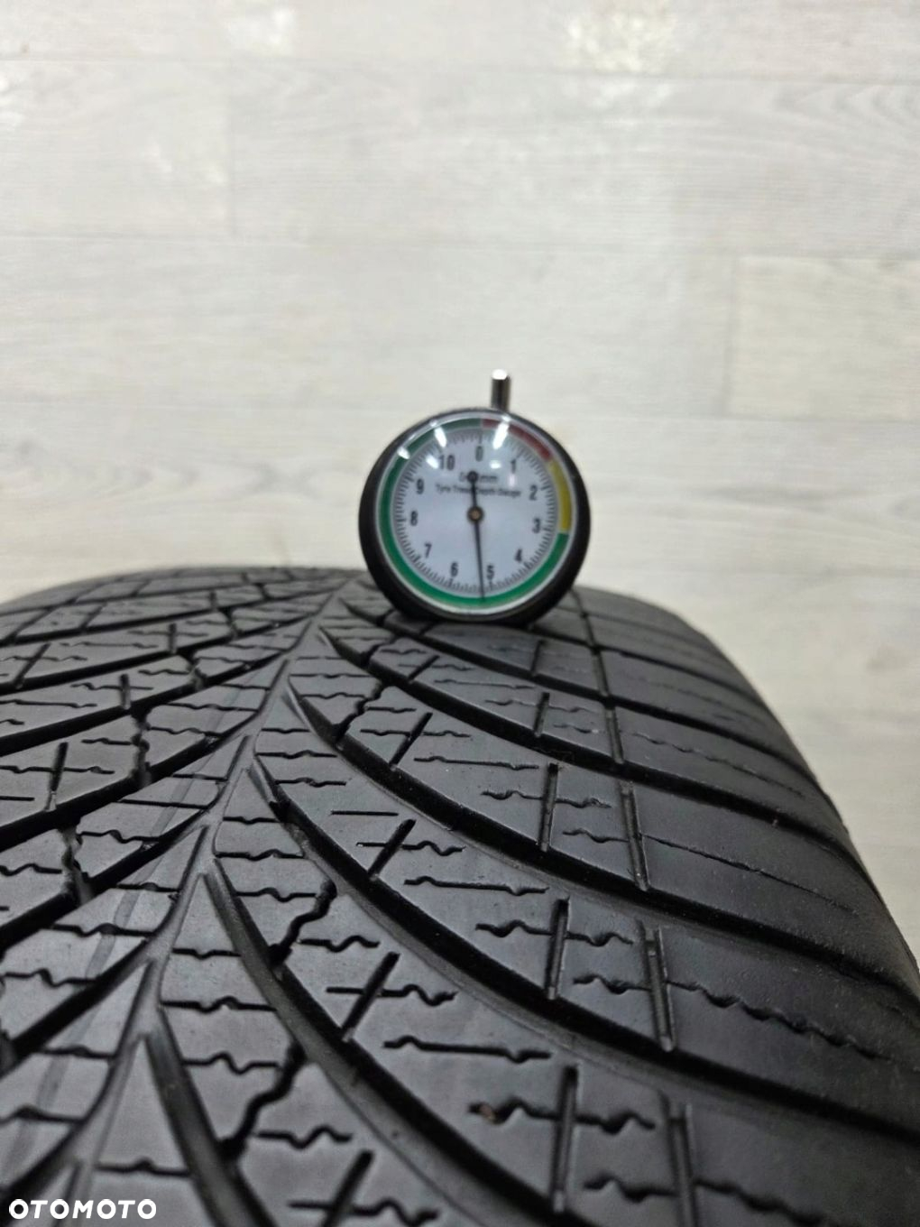 Opona całoroczna Goodyear Vector 4SEASONS GEN-3 SUV 235/55R18 104 V - 2