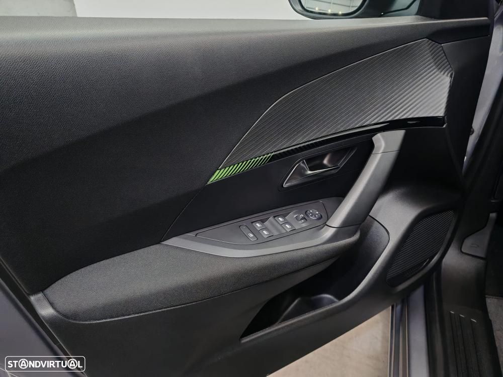 Peugeot 2008 1.2 Hybrid Allure e-DCS6 - 22
