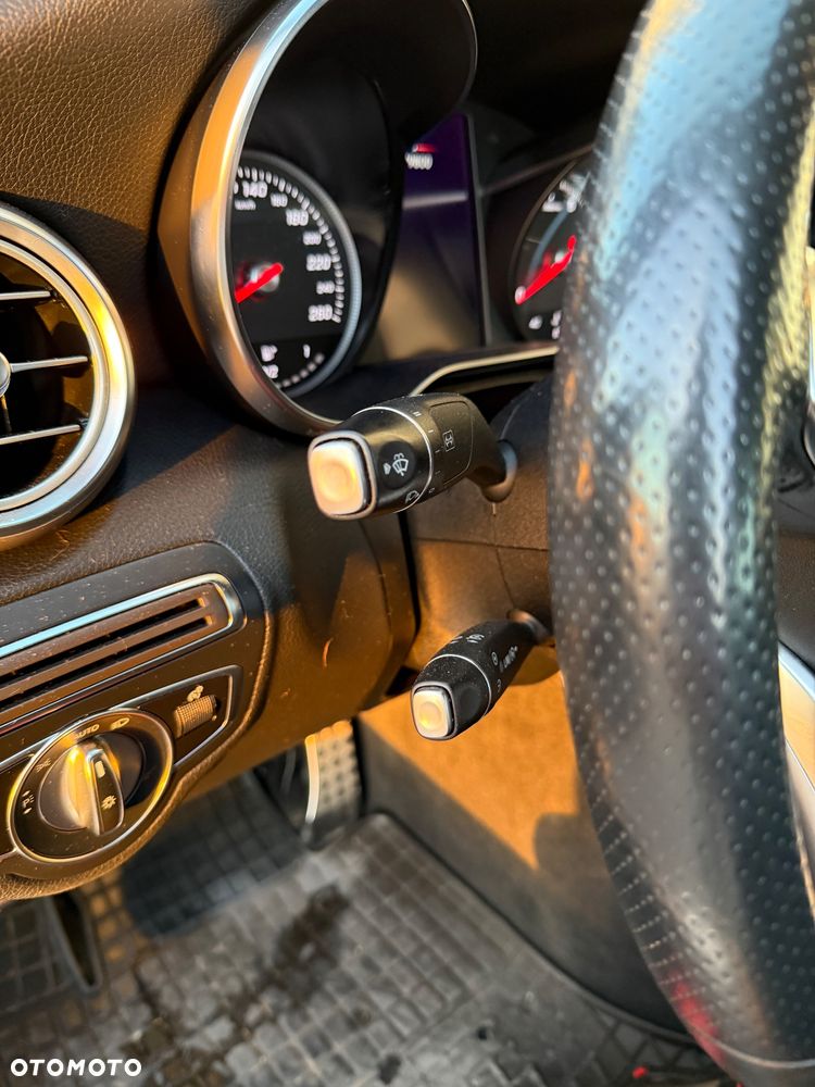 Mercedes-Benz Klasa C 200 4-Matic 9G-TRONIC - 22