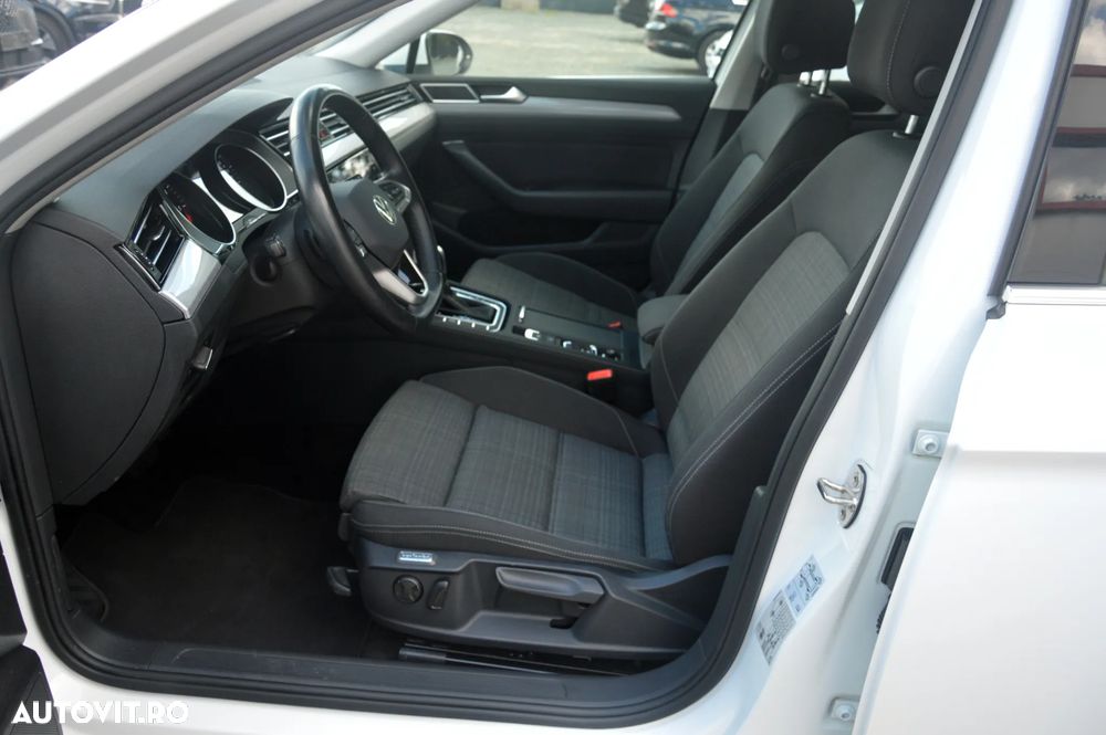 Volkswagen Passat 2.0 TDI DSG Comfortline - 26