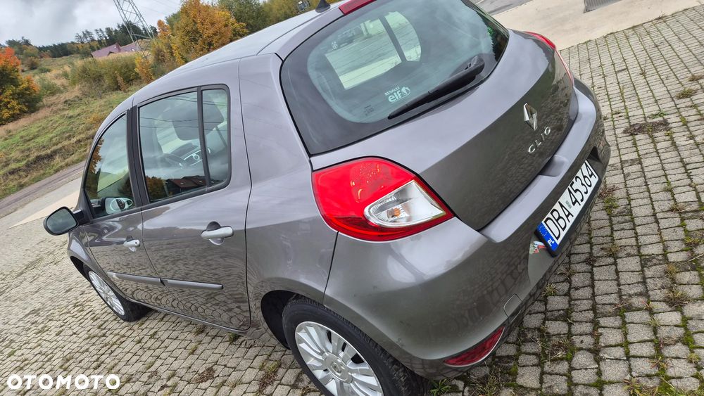 Renault Clio 1.2 16V 75 Dynamique - 3