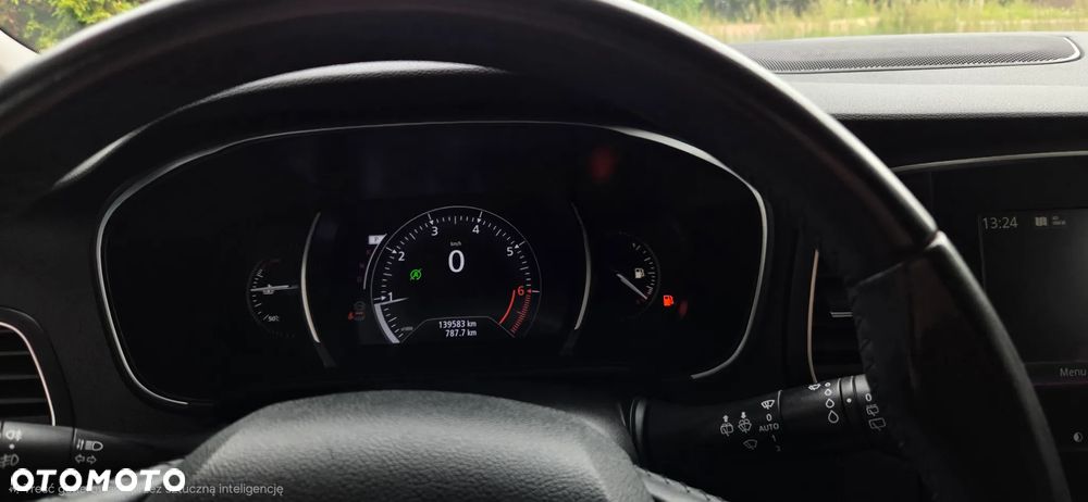 Renault Megane ENERGY TCe 140 EDC LIMITED - 26
