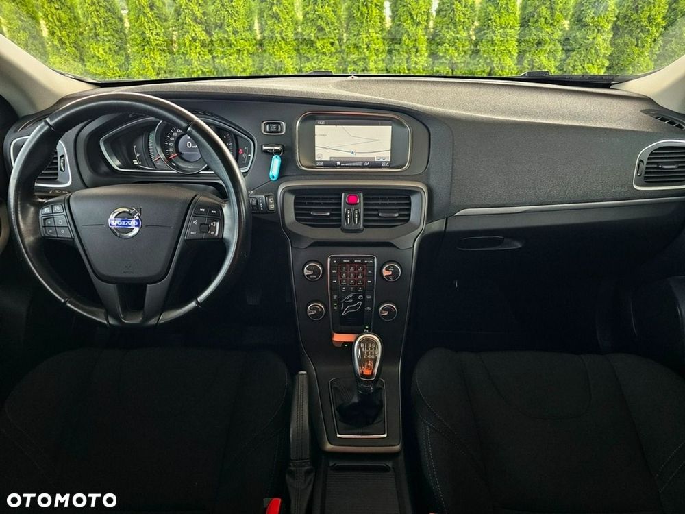 Volvo V40 D2 Momentum - 26